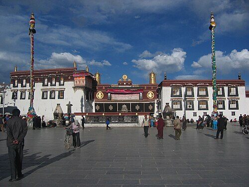 How Foreigners Visit Tibet: Tibet Travel Permit (TTP), Group Rules & Lhasa Train scenery