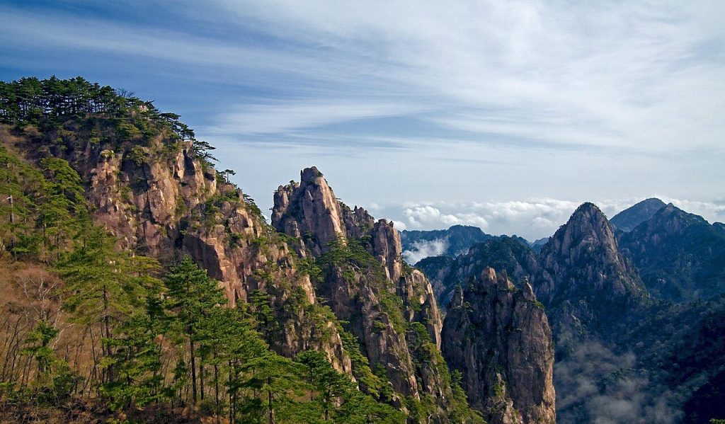Travel guide photo for Visiting Huangshan (Yellow Mountain): Cable Cars, Cloud Seas & Sunrise Peaks Guide