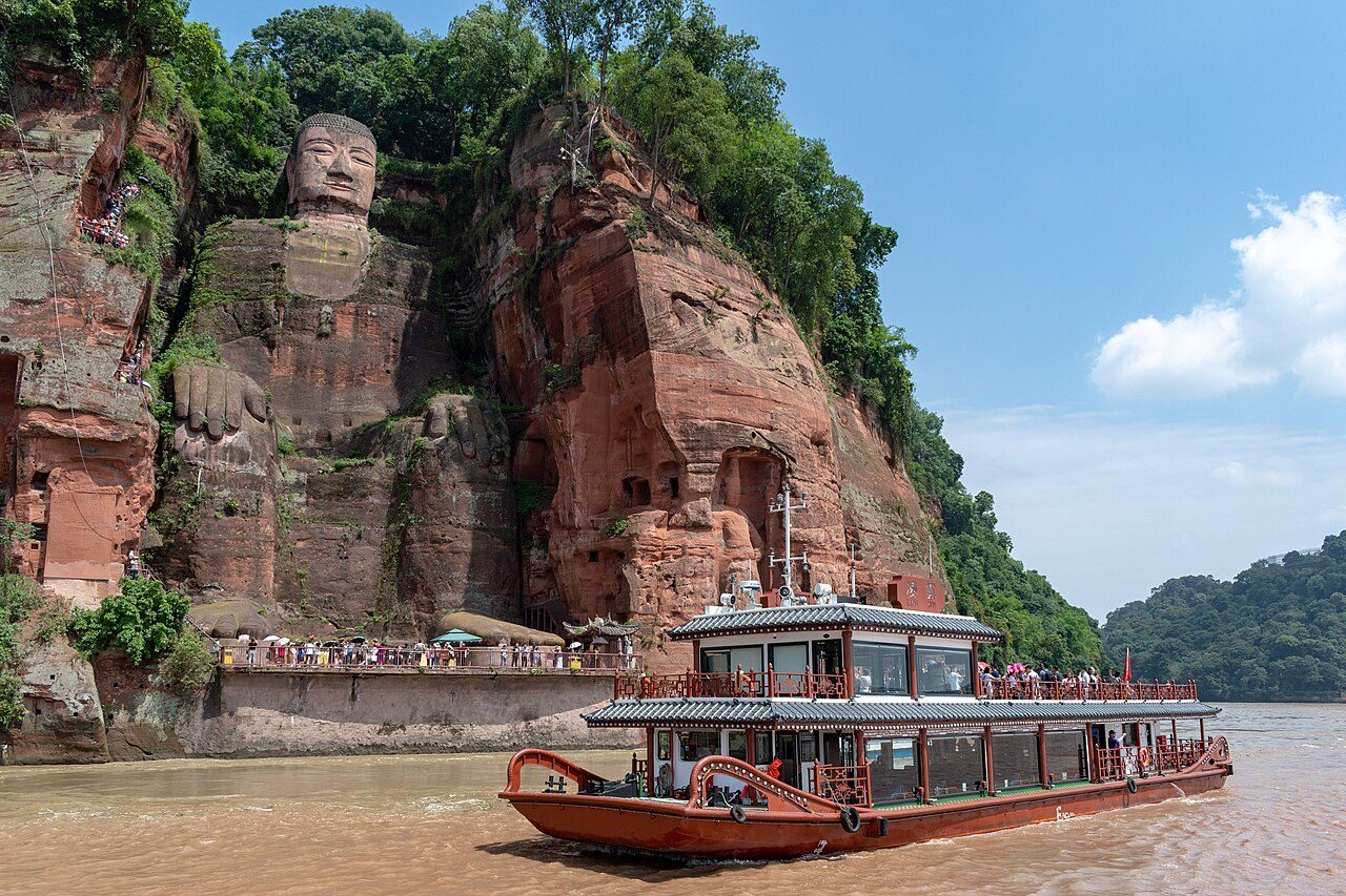 Travel guide photo for Visiting Mount Emei and Leshan Giant Buddha: Day Trips, Cable Cars & Wild Monkeys
