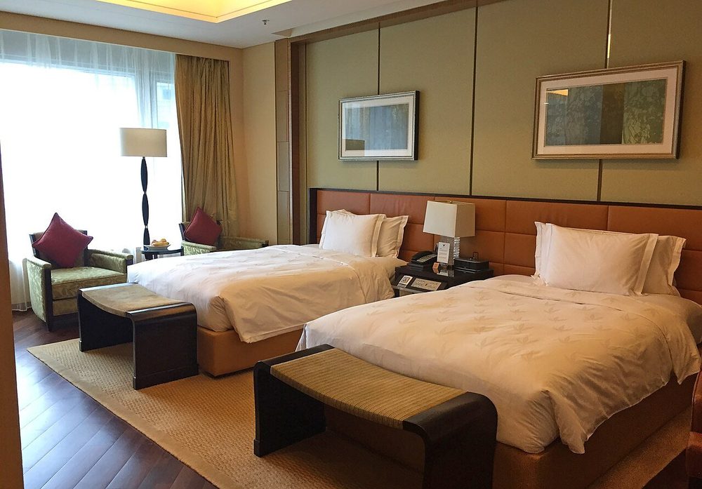 Elegantes modernes Hotelzimmer im Ritz-Carlton Shenzhen in Guangdong China